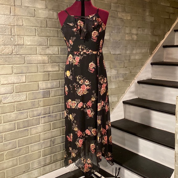 Almost Famous Floral Dress - Picture 1 of 8
